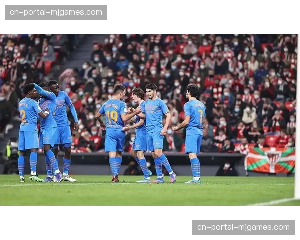 战术复盘：毕尔巴鄂竞技如何通过边路压制，客场2-0完胜塞维利亚